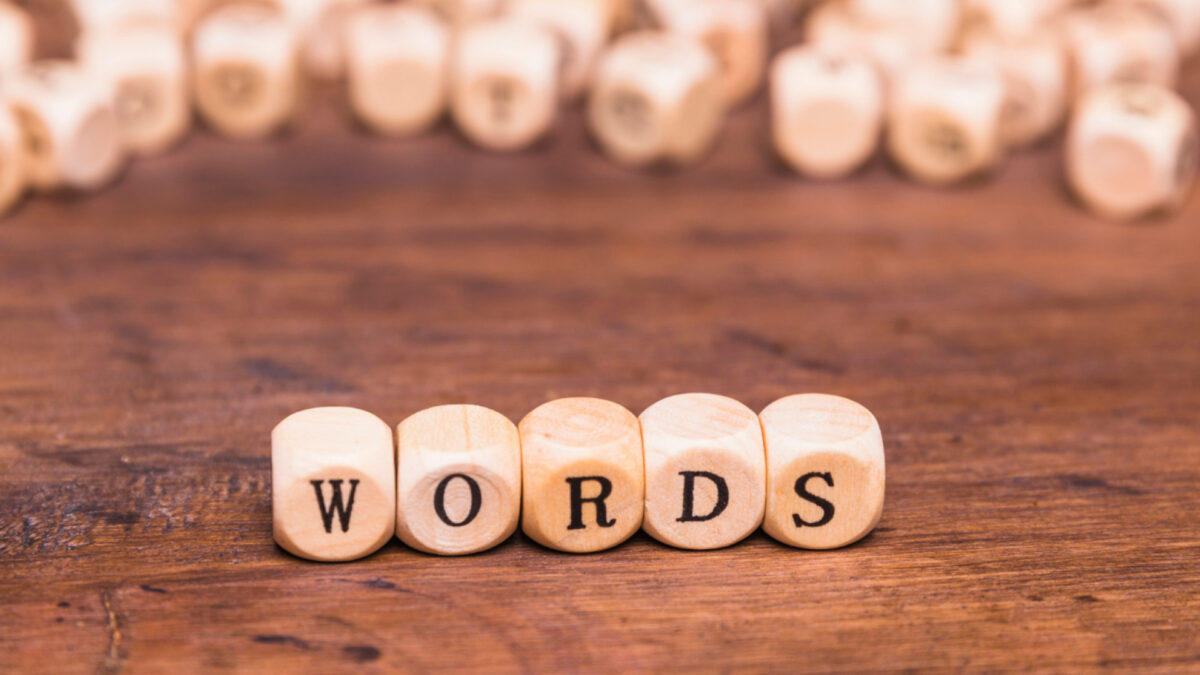Les magazines de jeux de mots ont le vent en poupe : pourquoi les Français y reviennent
