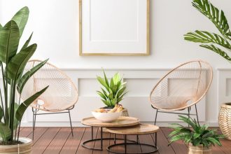 Cadre photo personnalisé dans un salon moderne et chaleureux